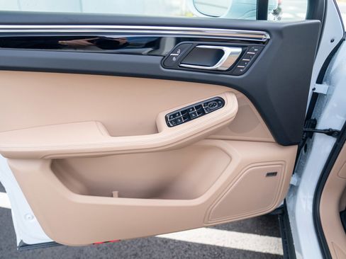 New 2026 Porsche Macan image 10