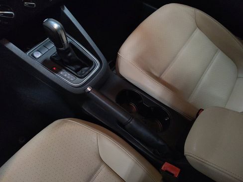 Used 2018 Volkswagen Jetta SE image 26