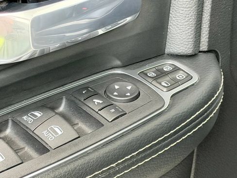 Used 2024 RAM 2500 Laramie AWD/4WD image 14