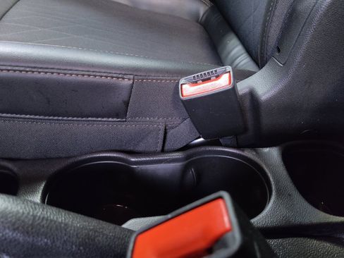 Used 2022 Chevrolet Trax LT w/ LT Convenience Package image 26