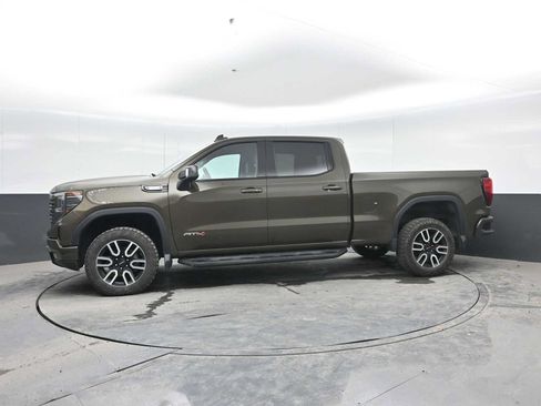Used 2023 GMC Sierra 1500 AT4 w/ AT4 Premium Package AWD/4WD image 4