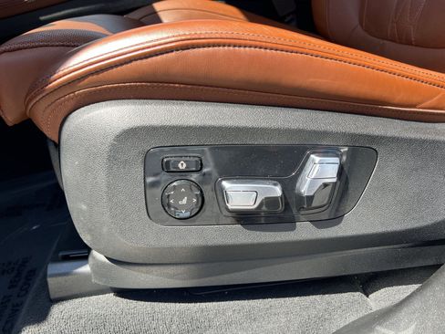 Used 2023 BMW X7 xDrive40i w/ Executive Package AWD/4WD image 14