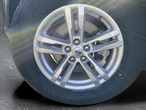 Certified 2022 Ford Explorer XLT w/ Equipment Group 202A image 32