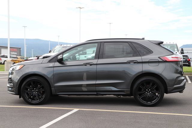 Used 2020 Ford Edge ST-Line w/ Cold Weather Package AWD/4WD image 2