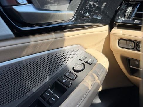 Used 2025 Acura MDX SH-AWD w/ Technology Package image 21