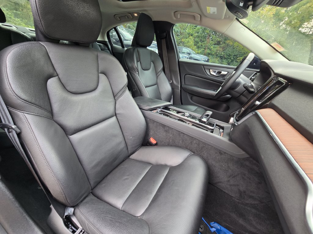 Used 2023 Volvo S60 B5 Plus FWD image 23