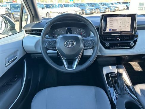 Used 2025 Toyota Corolla SE image 20