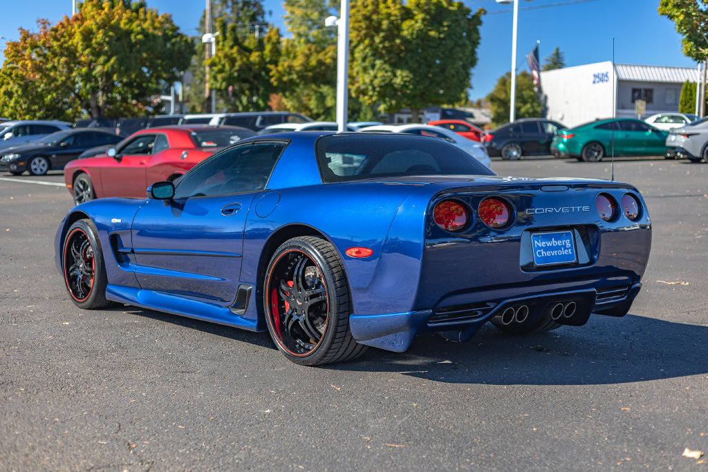 Used 2004 Chevrolet Corvette Z06 w/ Z06 Preferred Equipment Group RWD image 9
