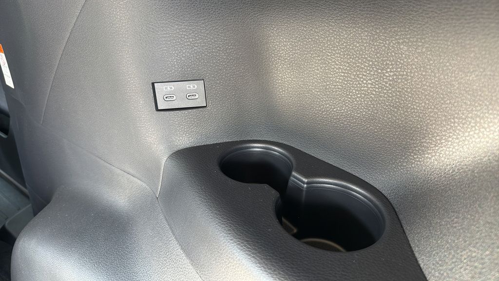 Used 2026 Toyota Sienna XLE FWD image 23