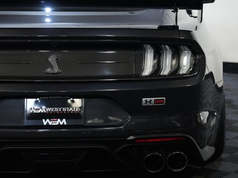 Used 2022 Ford Mustang Shelby GT500 w/ Carbon Fiber Track Pack RWD image 18