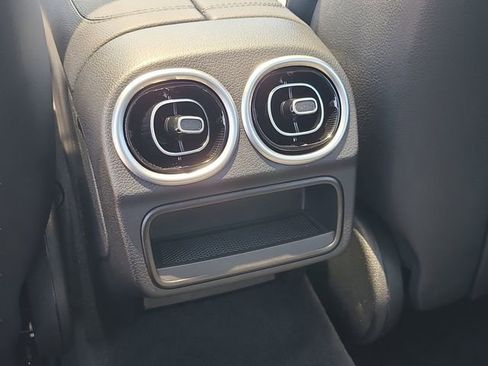 Used 2023 Mercedes-Benz C 300 Sedan image 11