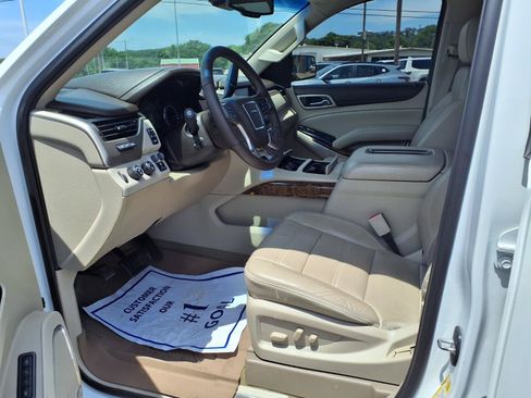 Used 2016 GMC Yukon Denali w/ Open Road Package AWD/4WD image 15