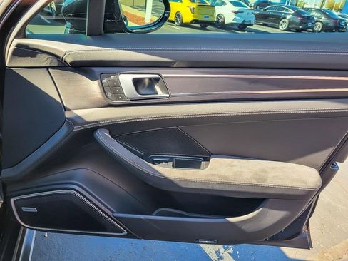 Used 2022 Porsche Panamera GTS image 22