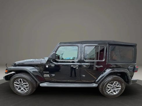 Used 2024 Jeep Wrangler Unlimited Sahara w/ Safety Group AWD/4WD image 8