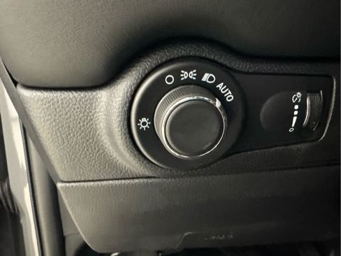 Used 2024 Dodge Durango GT AWD/4WD image 16