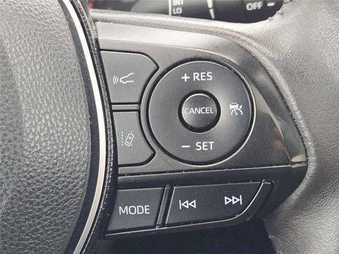 Used 2021 Toyota RAV4 XLE Premium FWD image 35