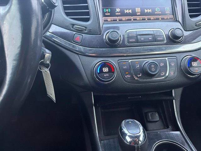 Used 2016 Chevrolet Impala LT FWD image 18