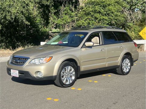 Used 2009 Subaru Outback 2.5i Limited AWD/4WD image 3