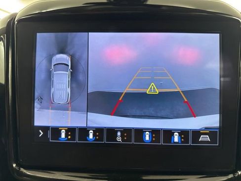 Used 2021 Chevrolet Traverse Premier image 28