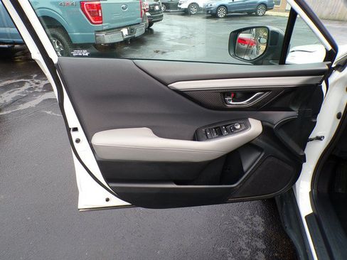 Used 2023 Subaru Outback Premium AWD/4WD image 15