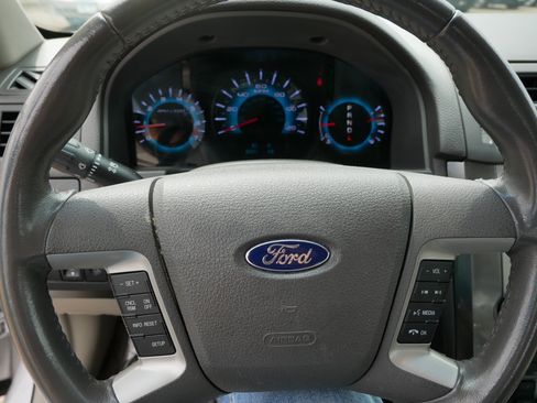 Used 2011 Ford Fusion SEL FWD image 25