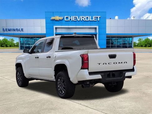 Used 2025 Toyota Tacoma TRD Sport AWD/4WD image 3