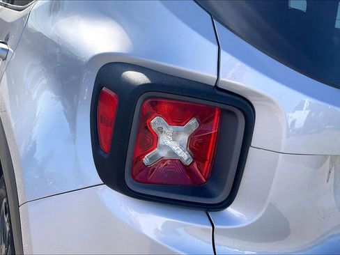 Used 2018 Jeep Renegade Trailhawk w/ Cold Weather Group II image 23