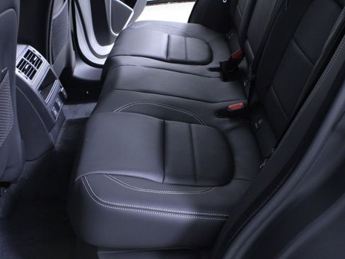 New 2026 Jaguar F-PACE R-Dynamic S image 10