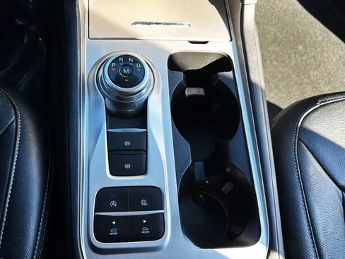 Used 2020 Ford Explorer XLT image 21