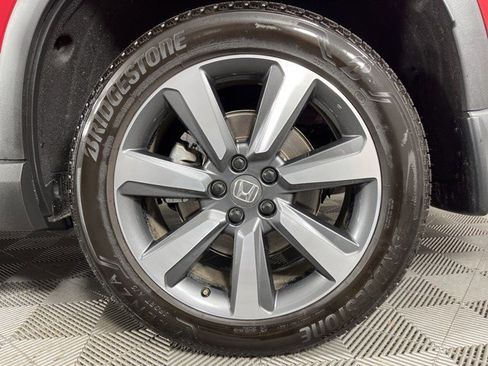 Used 2025 Honda Pilot Touring image 10