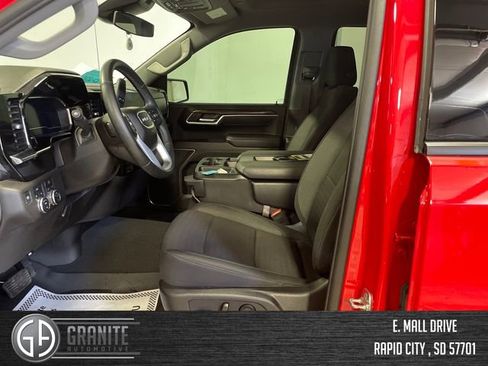 Used 2025 GMC Sierra 1500 Elevation AWD/4WD image 9