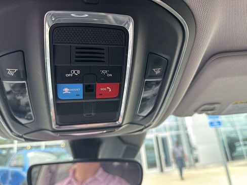 Used 2023 Jeep Grand Cherokee L Laredo image 19