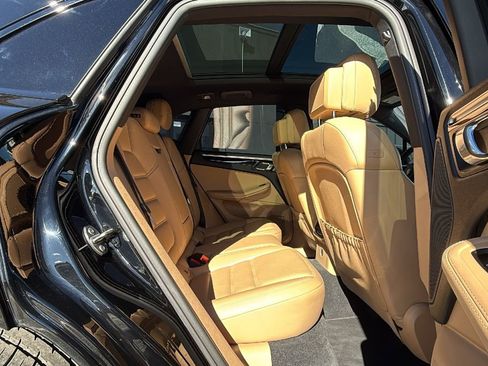 Used 2018 Porsche Macan GTS image 16