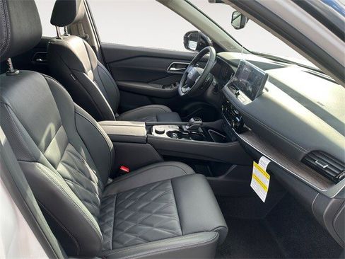 New 2026 Nissan Rogue Platinum w/ Platinum Premium Package image 15