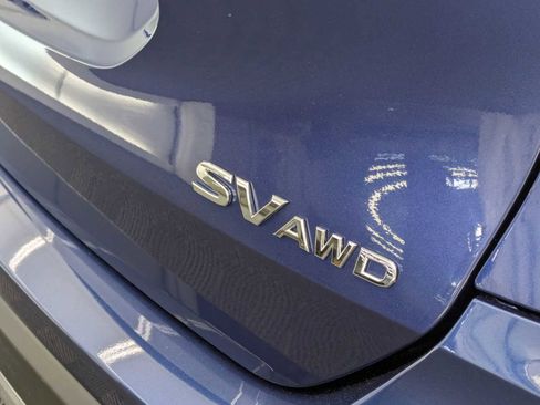 Used 2018 Nissan Rogue SV AWD/4WD image 11