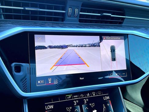 Used 2021 Audi A7 e Prestige w/ Prestige Package image 26