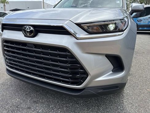 Used 2024 Toyota Grand Highlander FWD image 10