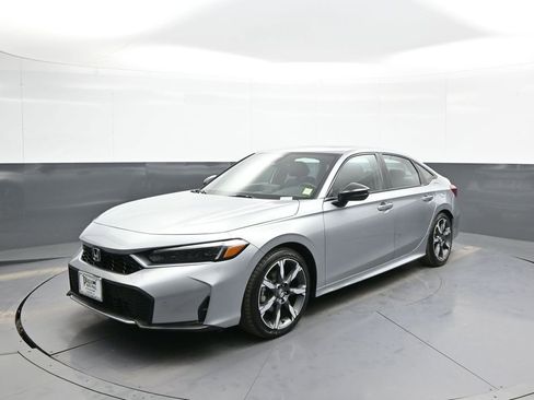 Used 2025 Honda Civic Sport Touring image 1