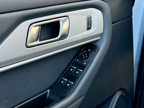 New 2026 Ford Explorer Active image 8