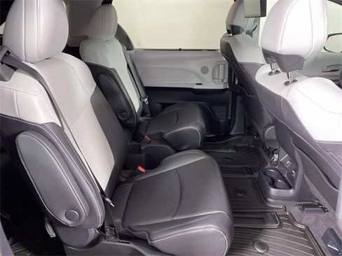 Used 2025 Toyota Sienna XSE image 13
