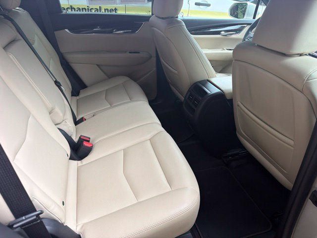 Used 2017 Cadillac XT5 FWD image 24