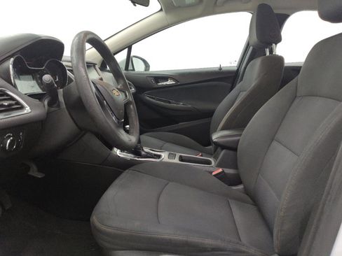 Used 2018 Chevrolet Cruze LS FWD image 17