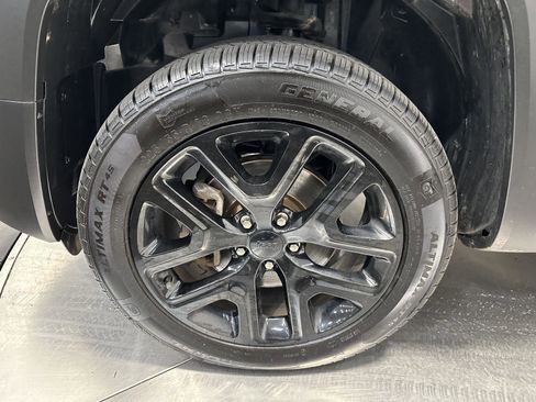 Used 2018 Jeep Renegade Altitude image 8