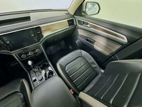 Used 2021 Volkswagen Atlas SEL Premium image 11