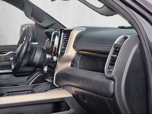 Used 2019 RAM 1500 Laramie AWD/4WD image 18