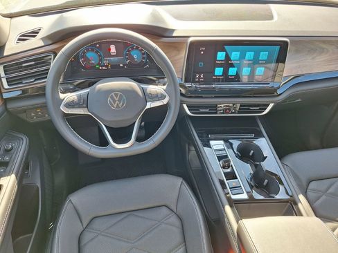 New 2026 Volkswagen Atlas SE FWD image 9