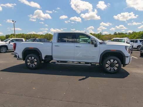 New 2026 GMC Sierra 3500 Denali w/ Denali Reserve Package AWD/4WD image 12