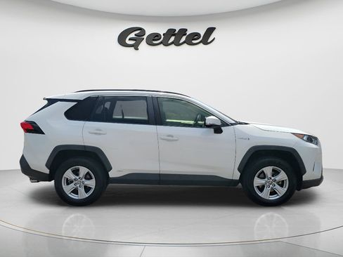 Used 2020 Toyota RAV4 XLE w/ Convenience Package AWD/4WD image 4
