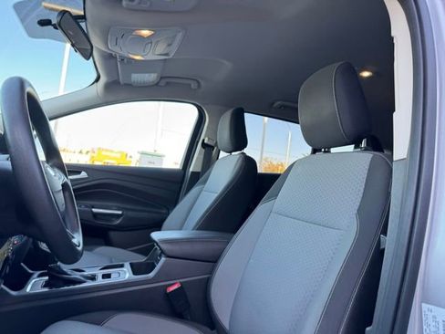 Certified 2018 Ford Escape SE w/ SE Sync 3 Package AWD/4WD image 9