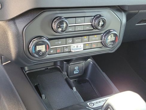 Certified 2025 Ford Bronco Outer Banks AWD/4WD image 32